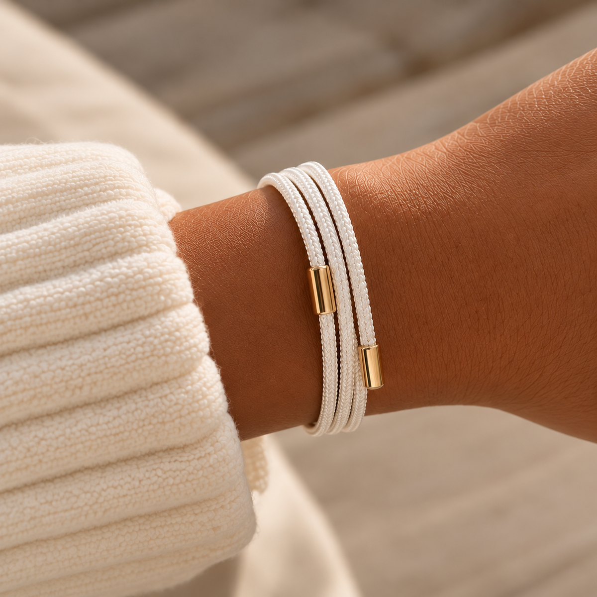 The 2-in-1 Magnetic Wrap